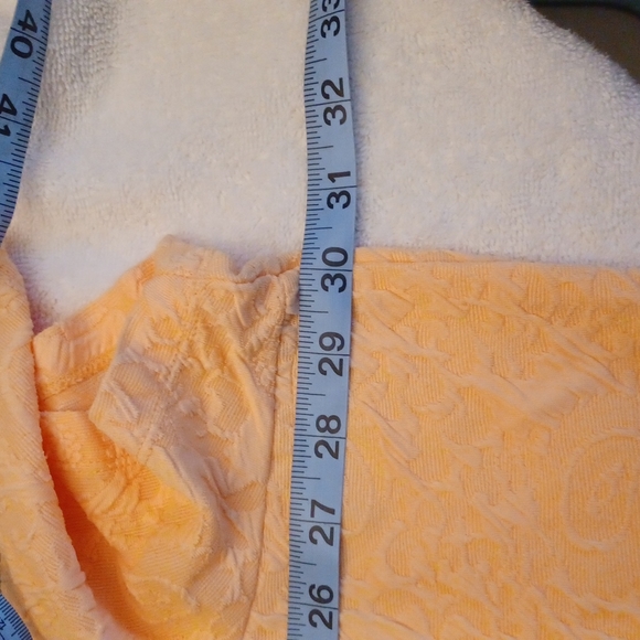 SOFT BY AVENUE Yellow Floral 💛 Design size 2X - Picture 6 of 7